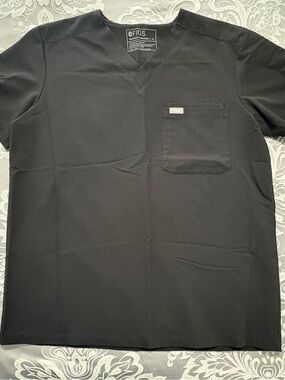 Figs men's Leon Three Pocket Scrub Top Black Size M FM1500 PO 2723 medical